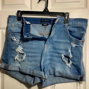 Aeropostale / Denim/ Distressed /  Jean Shorts /  16